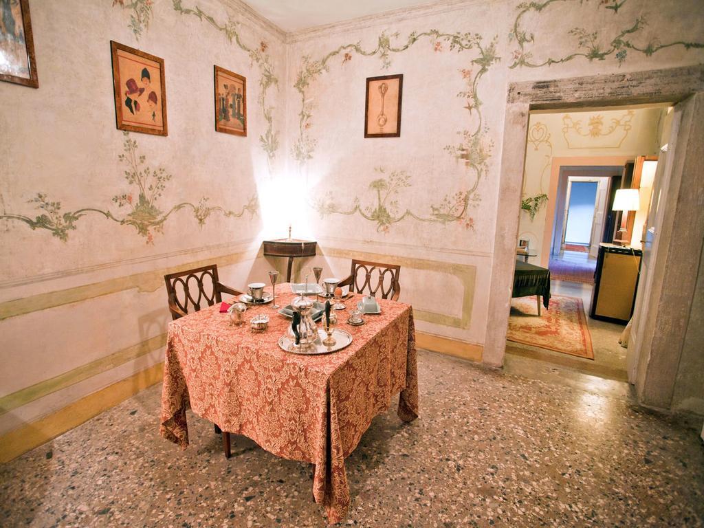 Villa Verecondi Scortecci Colle Umberto  Exterior photo