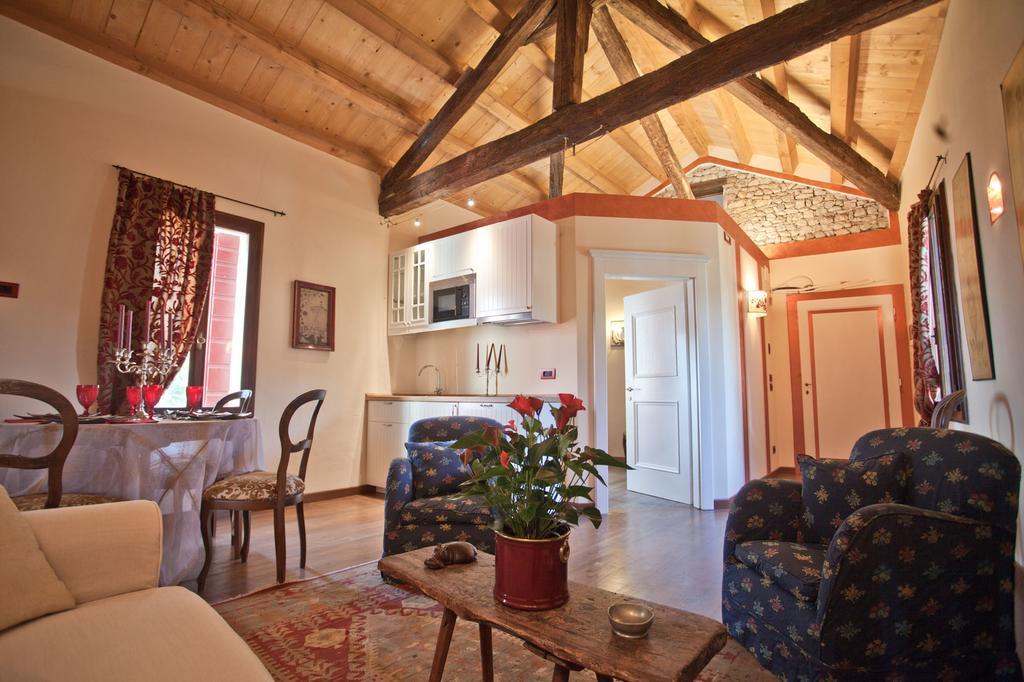 Villa Verecondi Scortecci Colle Umberto  Exterior photo